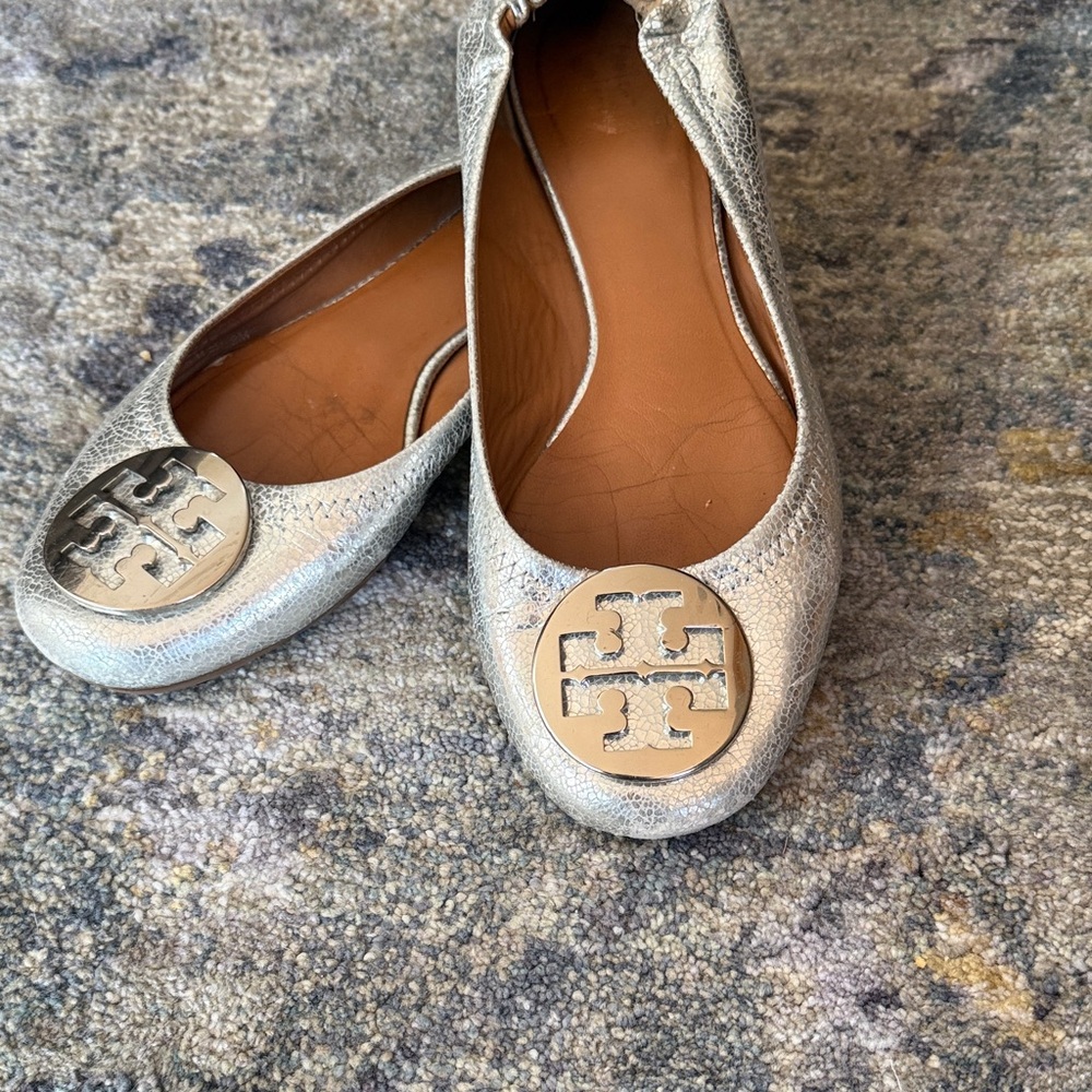 Tory Burch Metallic Silver Leather Reva Ballet Flats - Picture 2 of 3